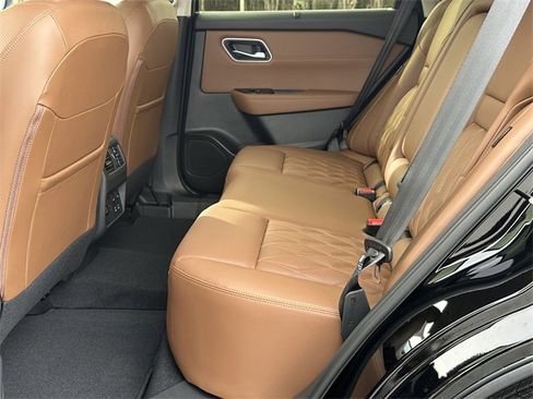 New 2026 Nissan Rogue Platinum image 16