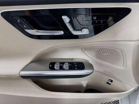 Used 2023 Mercedes-Benz C 300 Sedan image 17