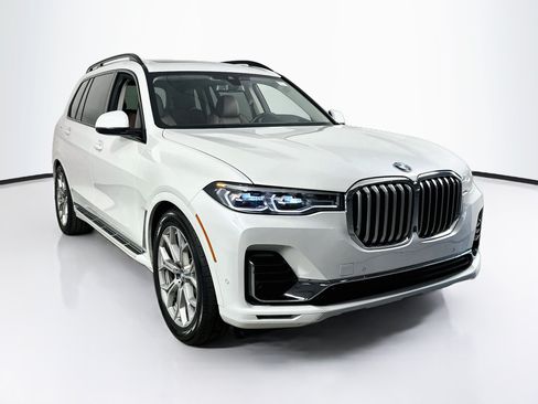 Used 2022 BMW X7 xDrive40i w/ Premium Package AWD/4WD image 3