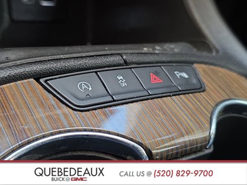 Used 2022 GMC Acadia SLE w/ Driver Convenience Package FWD image 19