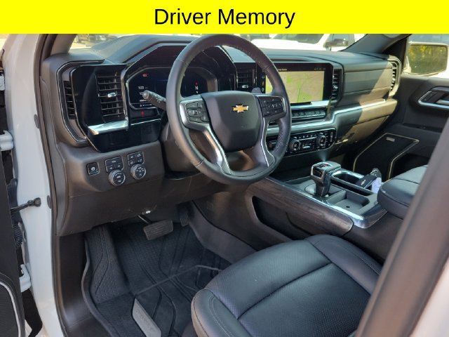 Used 2025 Chevrolet Silverado 1500 LTZ w/ LTZ Convenience Package II AWD/4WD image 25