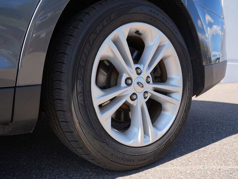 Used 2015 Ford Taurus SEL FWD image 31