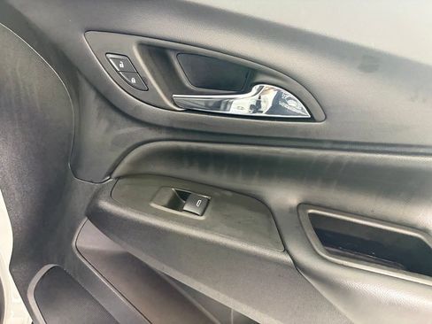 Used 2023 Chevrolet Equinox LT FWD image 16