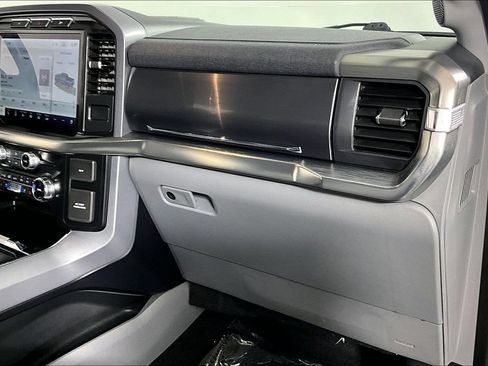 Used 2023 Ford F150 Lariat w/ Max Trailer Tow Package AWD/4WD image 16