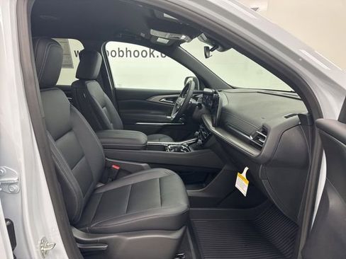 New 2026 Chevrolet Traverse LT w/ LPO, Floor Liner Package AWD/4WD image 31