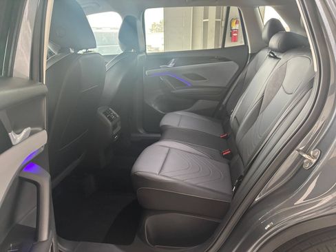Used 2026 Volkswagen Tiguan SE FWD image 27