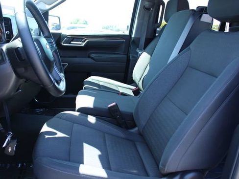 Used 2025 Chevrolet Silverado 1500 LT RWD image 36