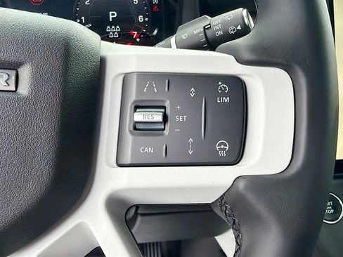 New 2026 Land Rover Defender 110 X-Dynamic SE AWD/4WD image 39