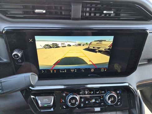 New 2026 GMC Sierra 2500 AT4 w/ AT4 Premium Plus Package AWD/4WD image 24