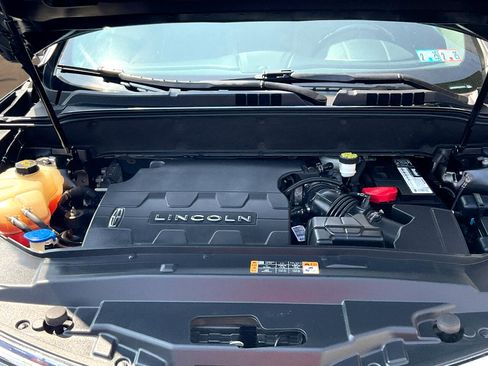 Used 2018 Lincoln MKX Reserve w/ Lincoln MKX Climate Package image 39