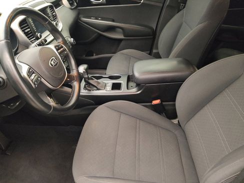 Used 2020 Kia Sorento LX w/ LX I4 Convenience Package FWD image 17
