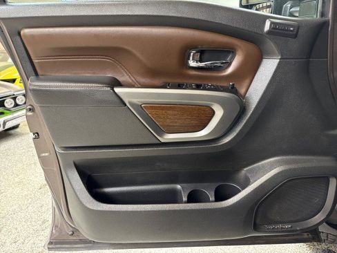 Used 2018 Nissan Titan Platinum Reserve w/ Platinum Utility Package image 21