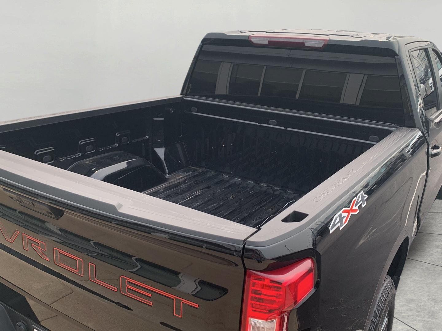 Certified 2024 Chevrolet Silverado 1500 LT AWD/4WD image 27