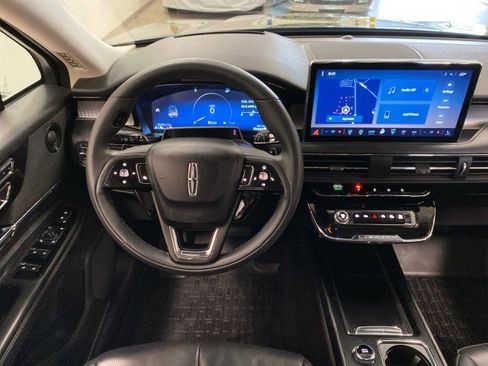 Certified 2023 Lincoln Corsair AWD w/ Equipment Group 102A image 11
