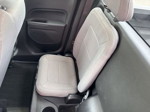 Used 2015 Chevrolet Colorado W/T w/ WT Convenience Package AWD/4WD image 19