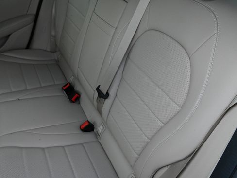 Used 2020 Mercedes-Benz GLC 300 image 14