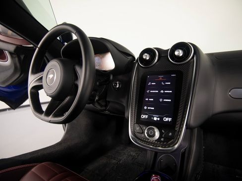 New 2025 McLaren GTS image 23