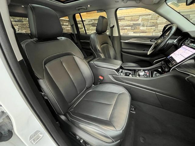 Used 2022 Jeep Grand Cherokee Limited AWD/4WD image 42