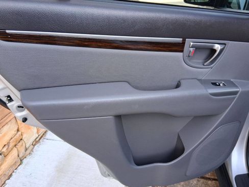 Used 2011 Hyundai Santa Fe GLS image 17