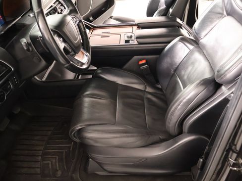 Used 2020 Lincoln Navigator Reserve AWD/4WD image 12