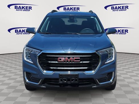 Used 2024 GMC Terrain SLE w/ Driver Convenience Package AWD/4WD image 2