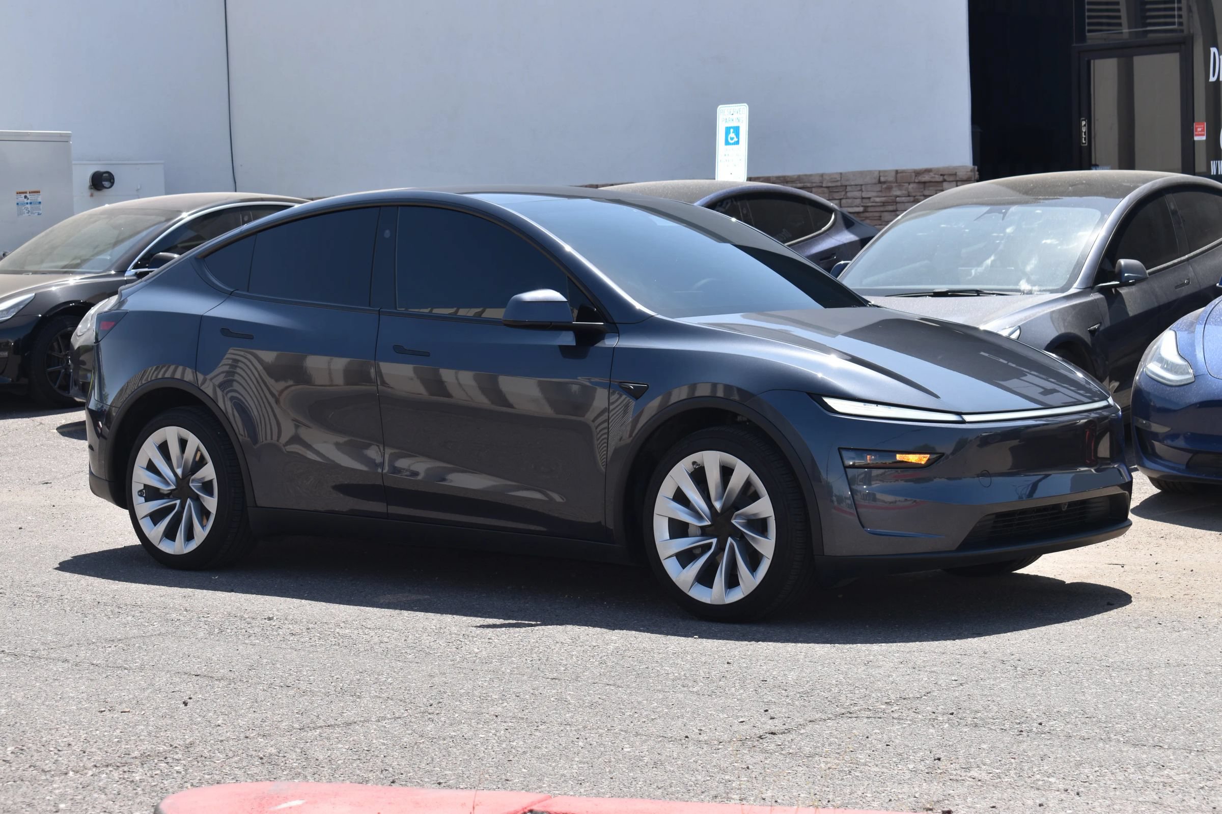 Used 2026 Tesla Model Y 2WD image 4