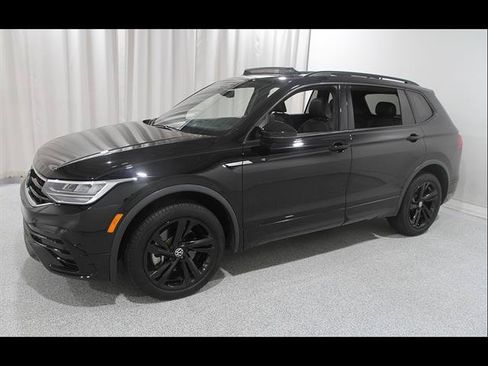 Certified 2024 Volkswagen Tiguan SE R-Line AWD/4WD image 3