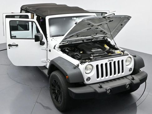 Used 2015 Jeep Wrangler Unlimited Sport w/ Quick Order Package 24S AWD/4WD image 40