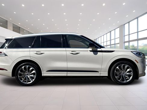 Certified 2023 Lincoln Aviator Grand Touring w/ Equipment Group 301A AWD/4WD image 3