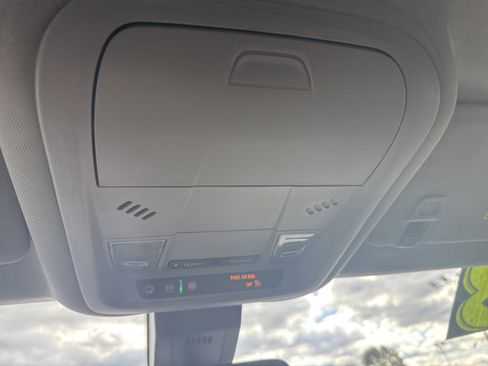 Used 2023 Chevrolet Equinox LT image 62