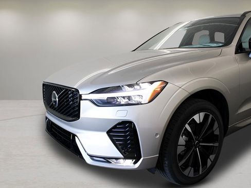 New 2026 Volvo XC60 B5 Plus w/ Protection Package Premier image 26