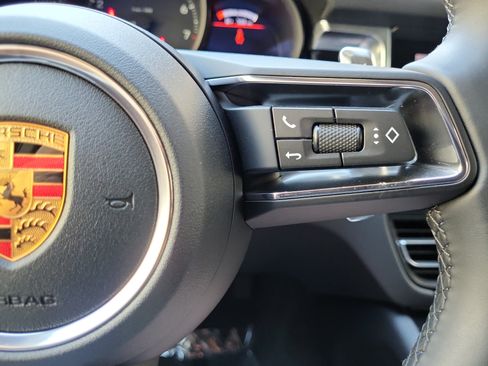 Certified 2026 Porsche Macan AWD/4WD image 29