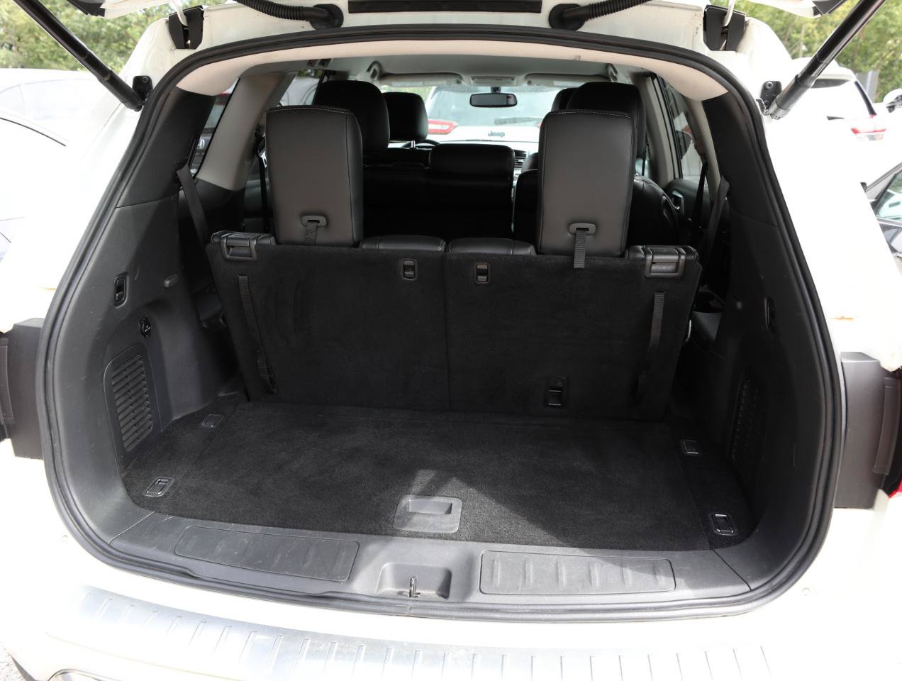 Used 2017 Nissan Pathfinder SL FWD image 10
