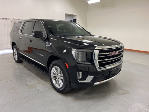 Used 2024 GMC Yukon XL SLT w/ SLT Luxury Package image 2