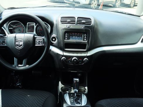 Used 2020 Dodge Journey SE image 33