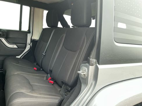 Used 2015 Jeep Wrangler Unlimited Sahara w/ Dual Top Group AWD/4WD image 12