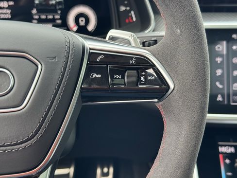 Used 2025 Audi RS 6 performance image 29