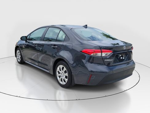 Certified 2025 Toyota Corolla LE FWD image 5