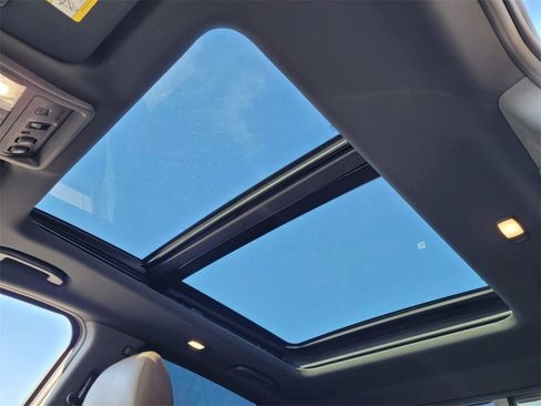 Used 2021 Nissan Titan Platinum Reserve w/ Moonroof Package image 16