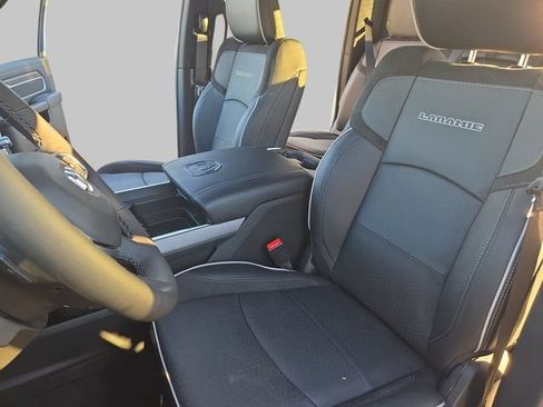 New 2025 RAM 2500 Laramie AWD/4WD image 17
