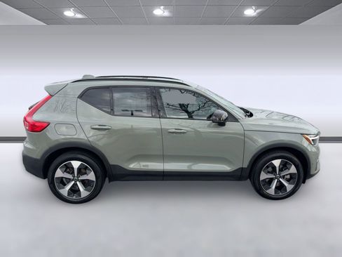 Certified 2024 Volvo XC40 B5 Plus w/ Climate Package image 8