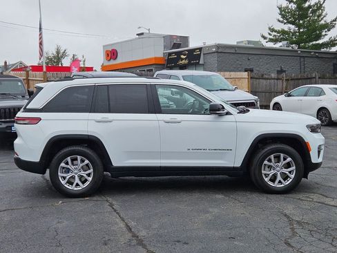 Used 2022 Jeep Grand Cherokee Limited image 6