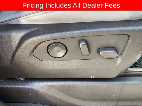 Used 2024 GMC Yukon SLT RWD image 37