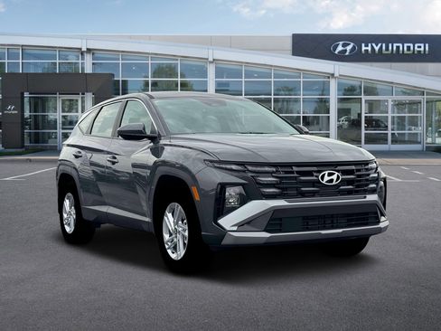 New 2026 Hyundai Tucson SE image 11