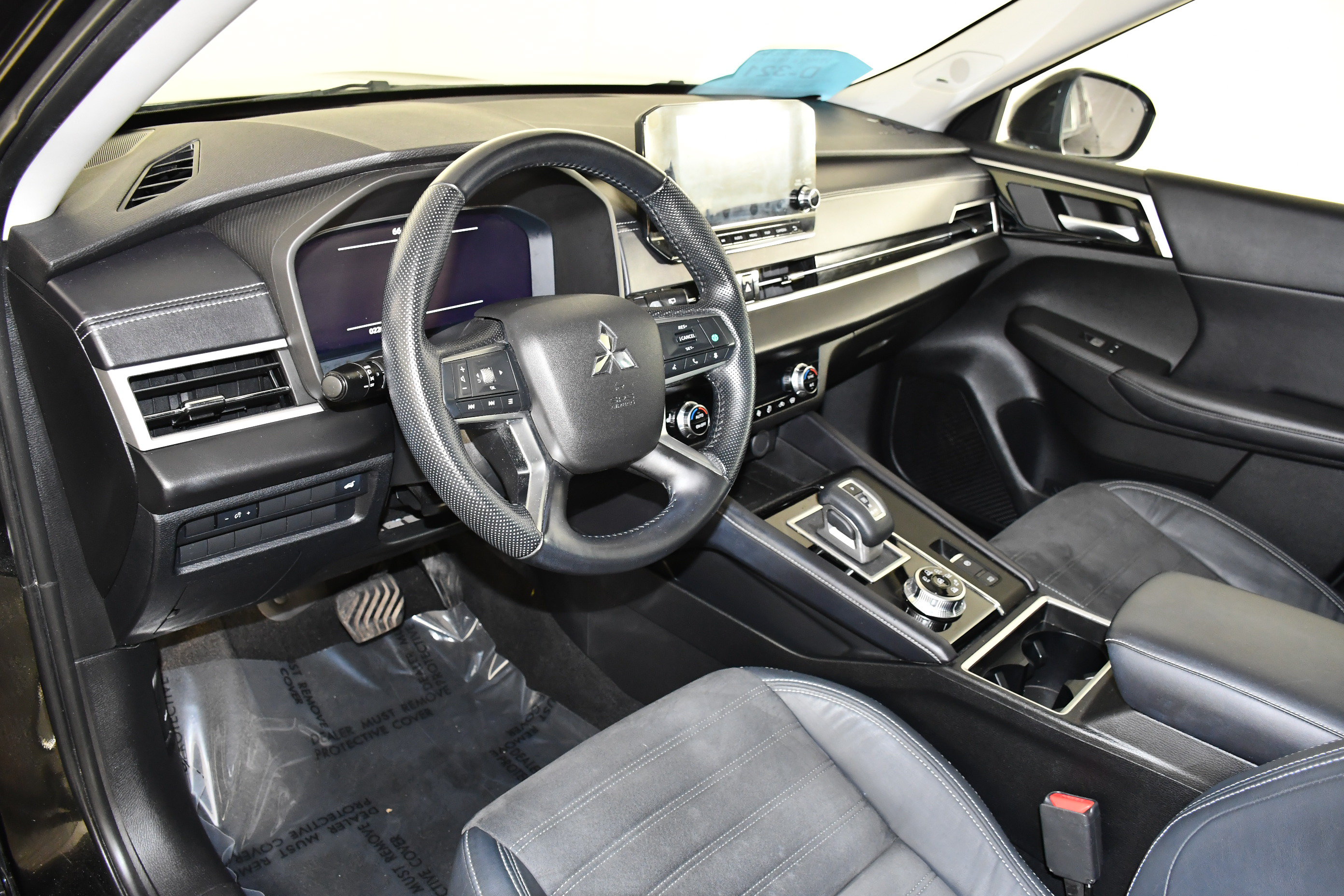 Used 2023 Mitsubishi Outlander SE AWD/4WD image 33
