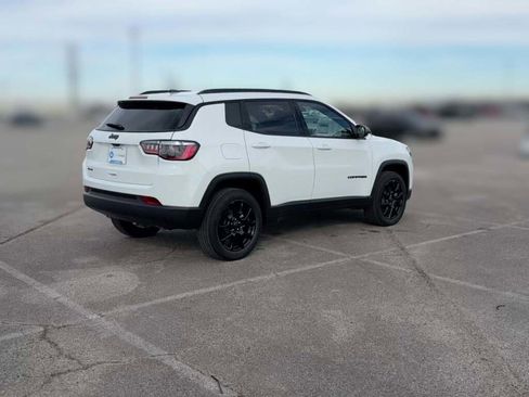 New 2026 Jeep Compass Latitude image 12