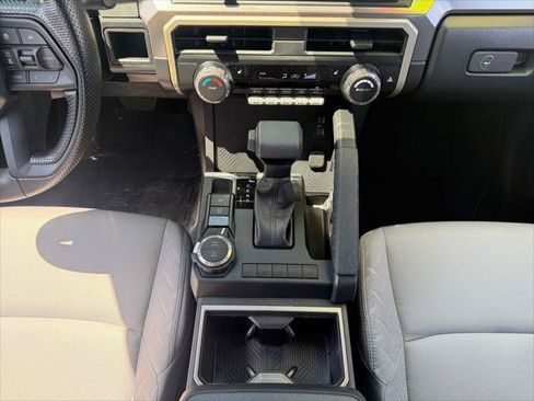 Certified 2025 Toyota Tacoma SR5 AWD/4WD image 11