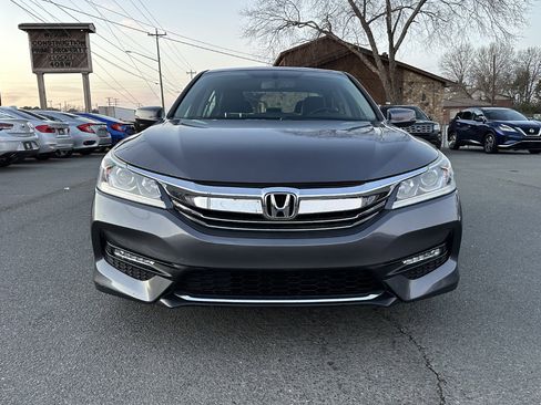 Used 2017 Honda Accord EX-L image 2