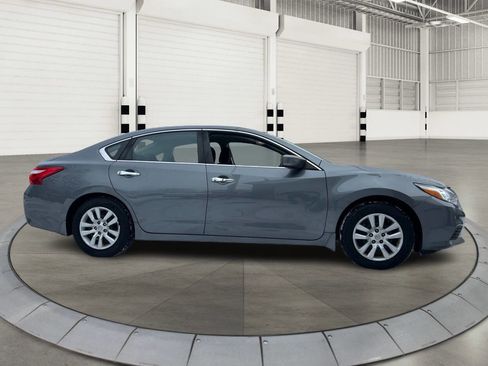 Used 2017 Nissan Altima 2.5 S w/ Power Driver Seat Package image 2