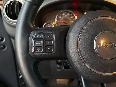 Used 2015 Jeep Wrangler Unlimited Sahara w/ Connectivity Group image 18